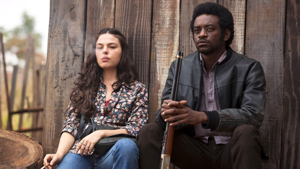 Silahların Gölgesinde izle