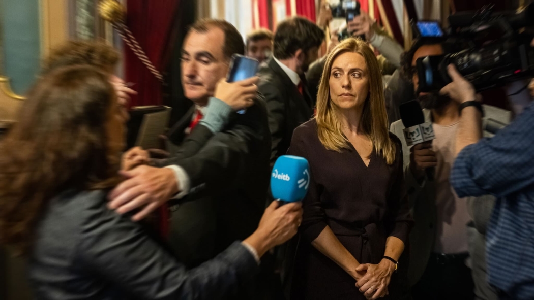 Intimacy 1. Sezon 2. Bölüm izle