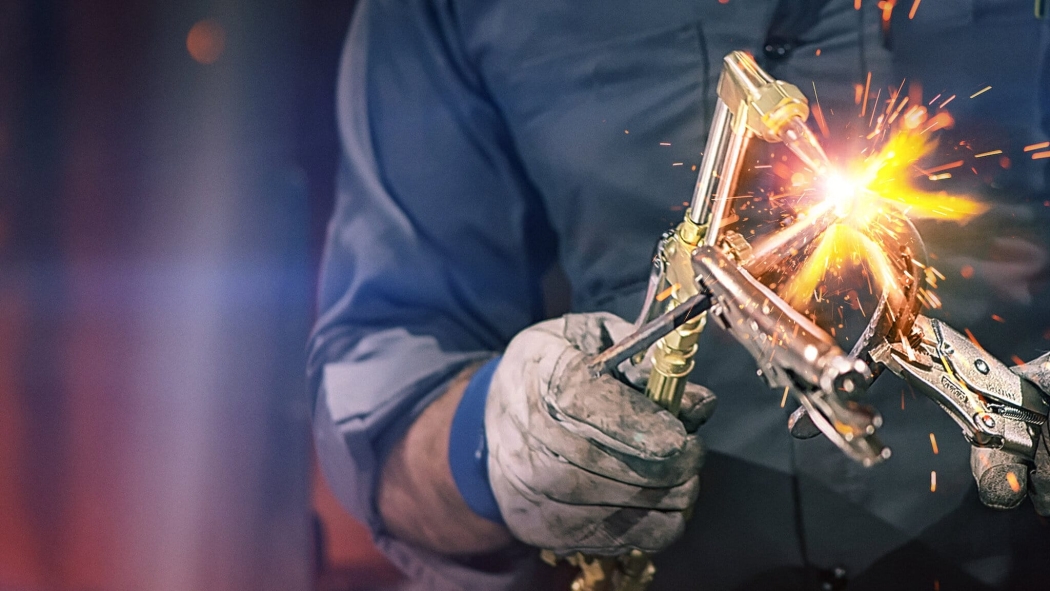 Metal Shop Masters 1. Sezon 1. Bölüm izle