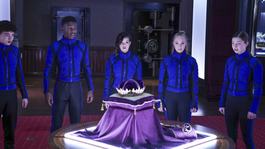 Secret Society of Second-Born Royals izle